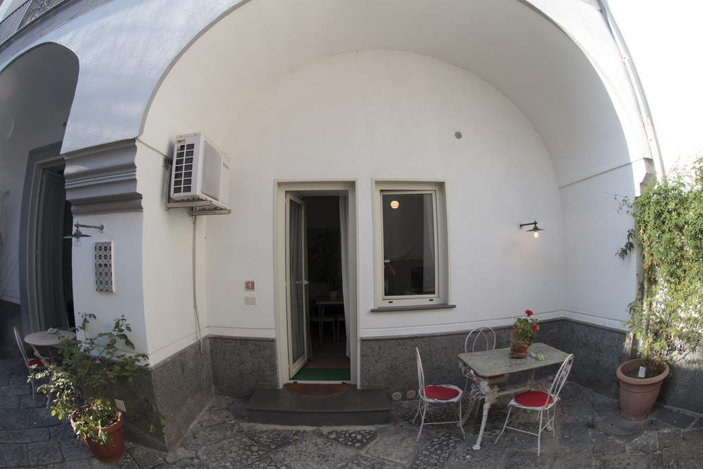 B&B La Corte Sant'Antimo ภายนอก รูปภาพ